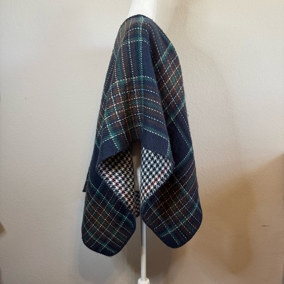 ModCloth Navy Blue Green Plaid Houndstooth Shawl Wrap Cover - Picture 6 of 7